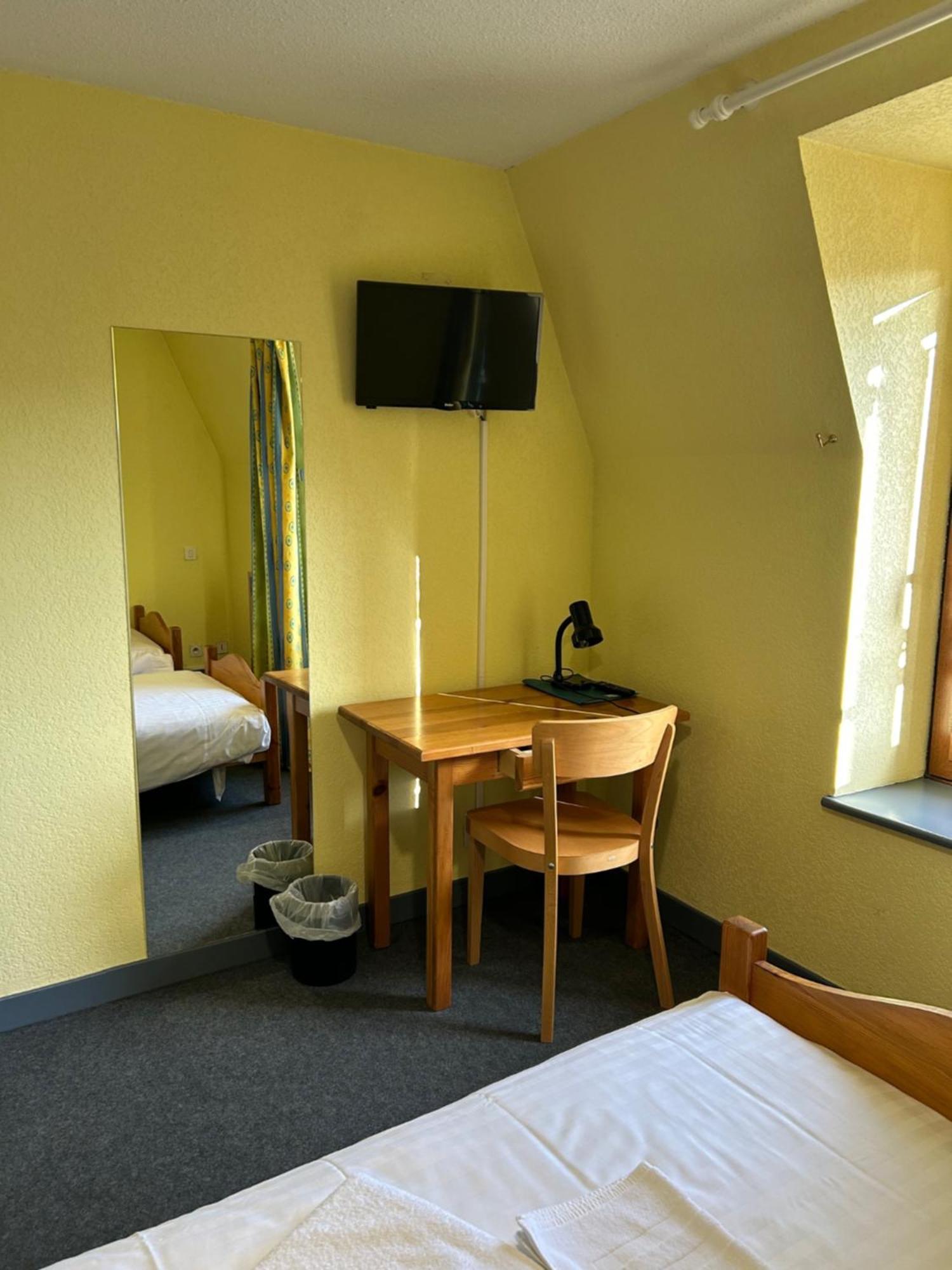 Aux Globe-Trotters Hotel Murat  Ngoại thất bức ảnh