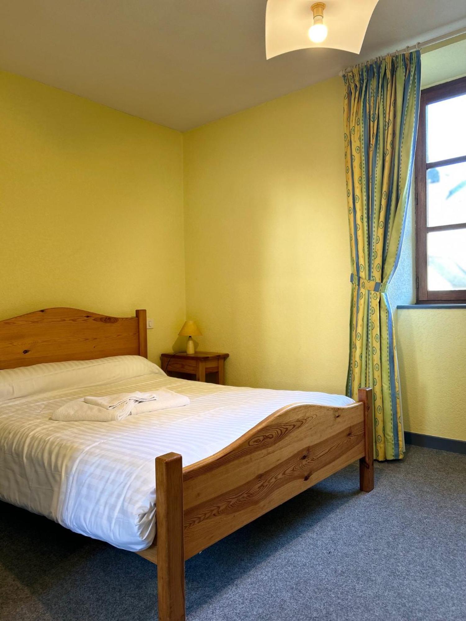 Aux Globe-Trotters Hotel Murat  Ngoại thất bức ảnh