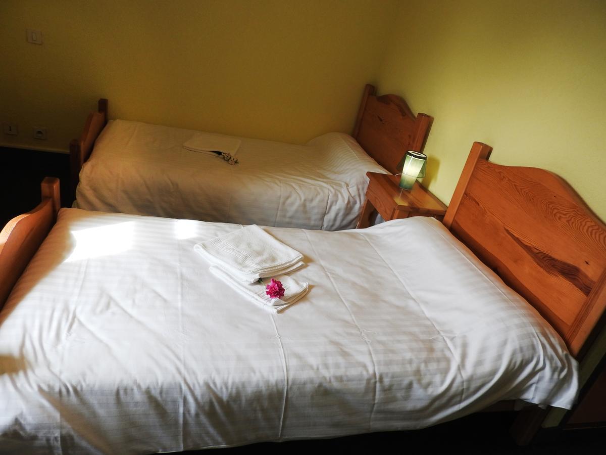 Aux Globe-Trotters Hotel Murat  Ngoại thất bức ảnh